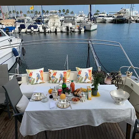 Master In Golfe Juan 船屋 瓦洛里